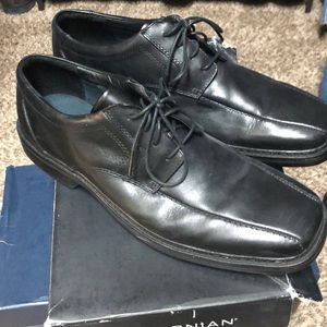Bostonian Friedman Black dress shoes